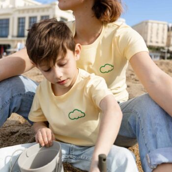 | NOS MINIS TEE SHIRT JAUNE NUAGE VERT FEMME ENFANT2 scaled Nos minis