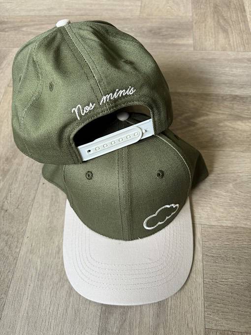 Casquette Nos minis kaki et beige adulte | IMG 8902 scaled Nos minis